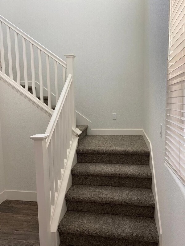 Building Photo - 2434 Urdaneta Way