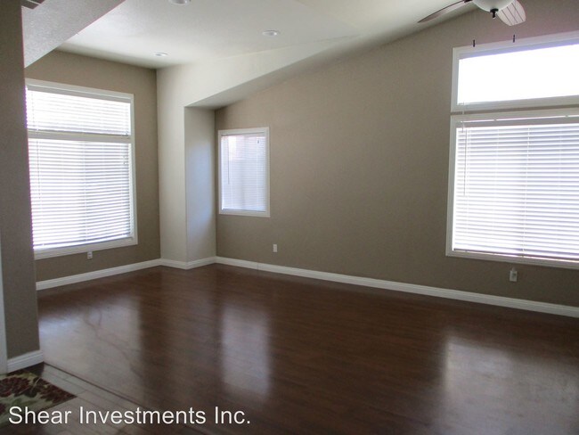 Foto del edificio - 8938 Glenwood Ave