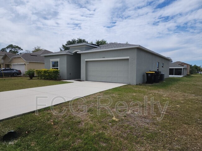 Building Photo - 1702 Pompano Dr