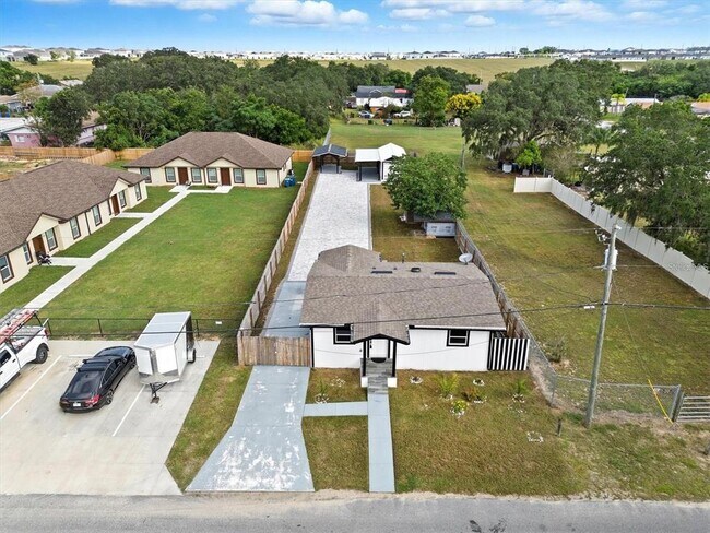 Foto del edificio - 414 Monroe Ln