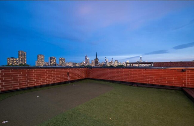 Building Photo - 1831 N Larrabee St
