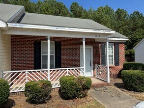 Building Photo - 1141-1143 Deerchase Dr