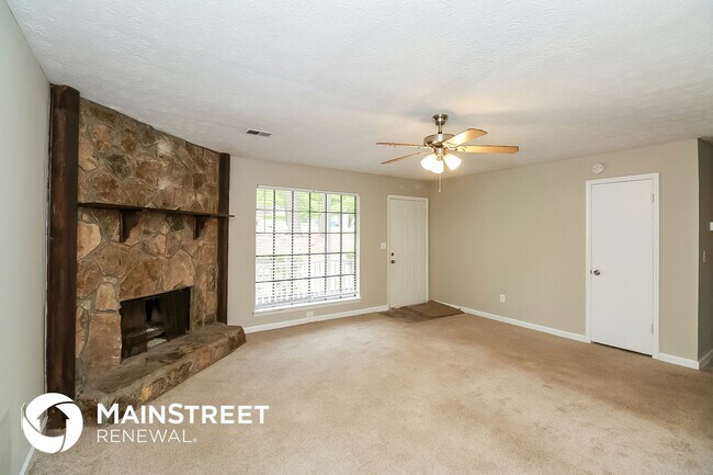 Foto del edificio - 8170 Winewood Ct