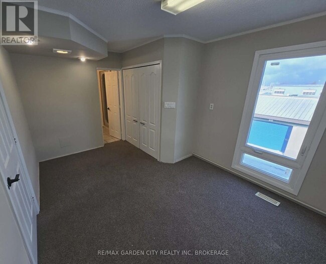 Building Photo - 215 Roberts Rd