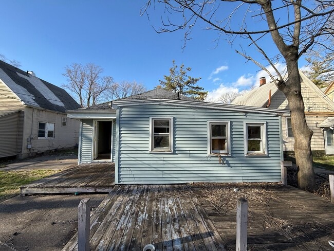 Building Photo - 803 E Whitmer St