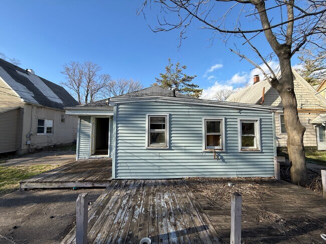 Foto del edificio - 803 E Whitmer St