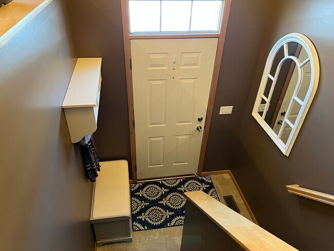 Entry way - 1766 Grove Dr