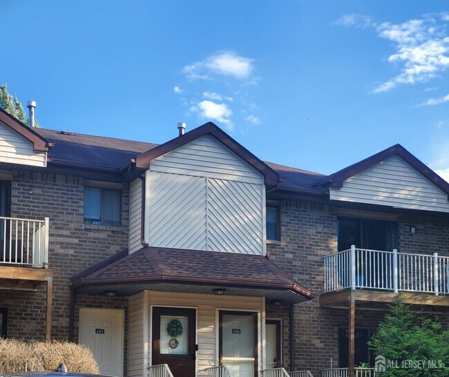 Foto del edificio - 4416 Birchwood Ct