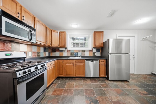 Building Photo - 330 Triplex