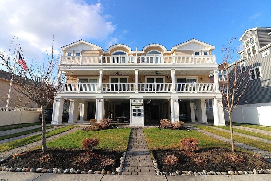 Foto principal - 9505 Monmouth Ave