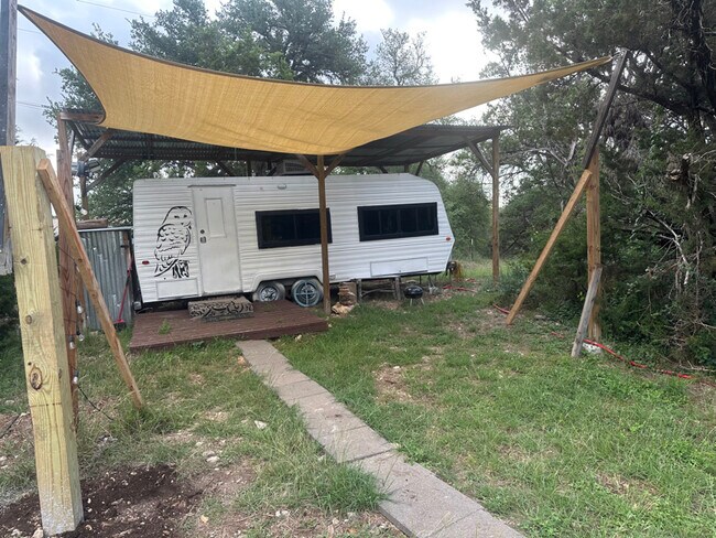 Foto del edificio - 501 Owl Hollow Rd