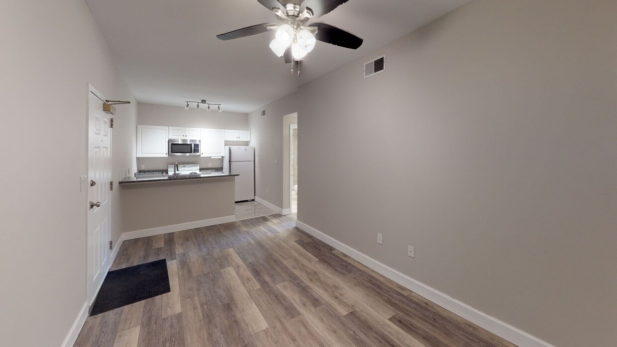 Primary Photo - University Towers- 3 bedroom/ 2 bath Apart...