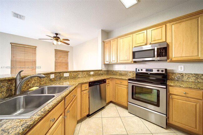 Building Photo - 11461 SW 236 Ln