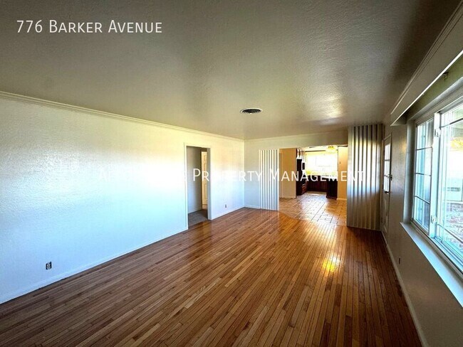 Foto del edificio - 776 Barker Ave