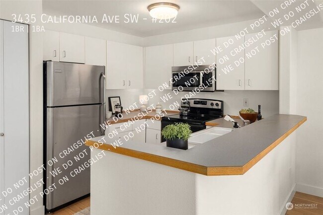 Building Photo - West Seattle Updated 1bed 1bath condo on C...