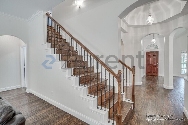 Building Photo - 404 Saddlehorn Dr