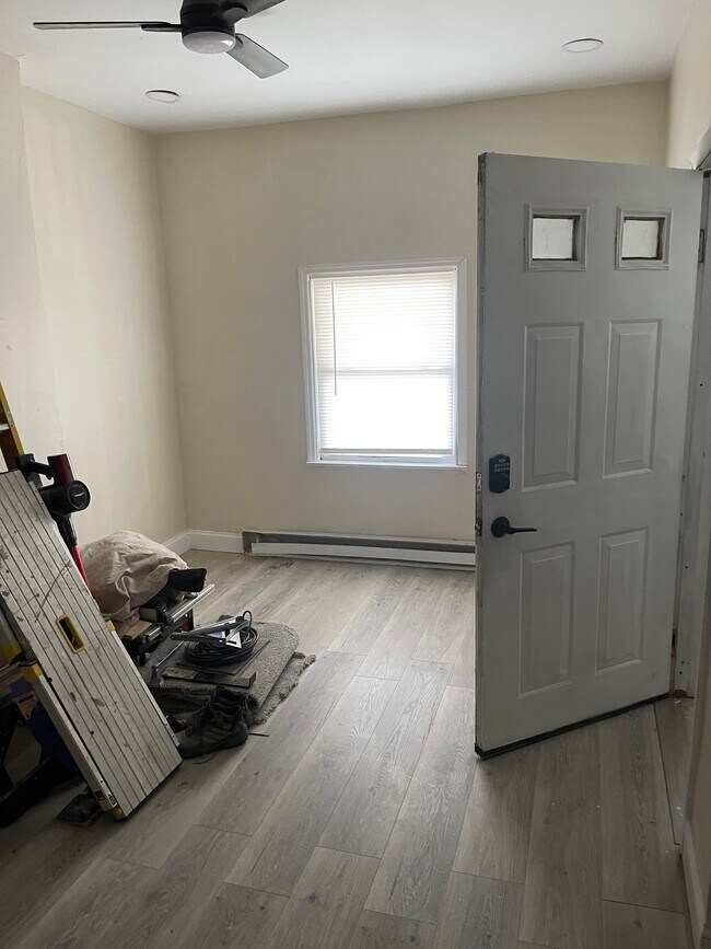 Foto del edificio - 210 W 5th St