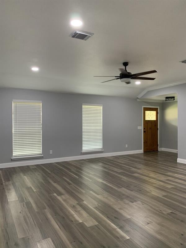 Foto del edificio - Sunny point Dr.