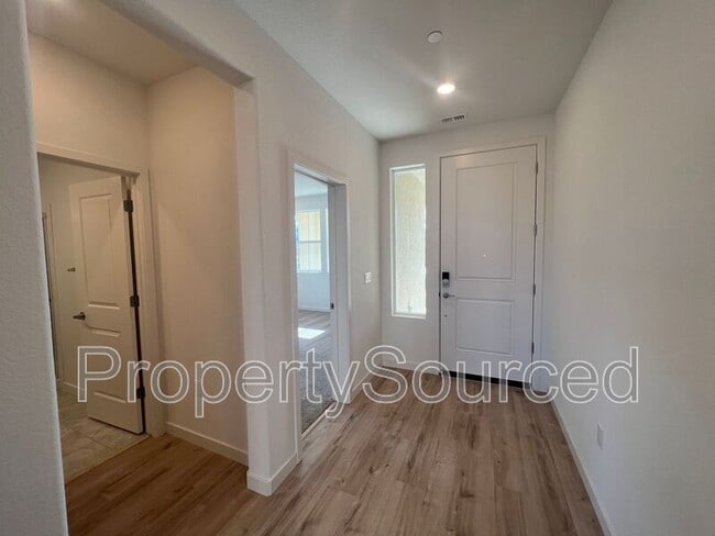 Foto del edificio - 1029 Pipit St