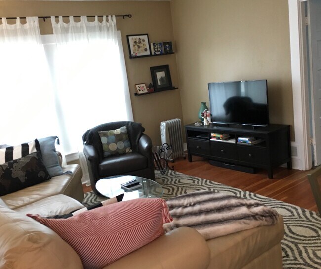 4045 N Montana AVE Unit B (2nd floor), Portland, OR 97227 Apartments