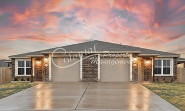 Building Photo - 902 Childress Dr