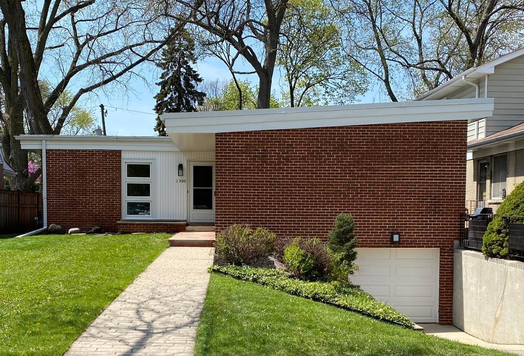 Primary Photo - 1300 S Chester Ave