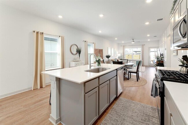Foto del edificio - 2120 Daleside Ln