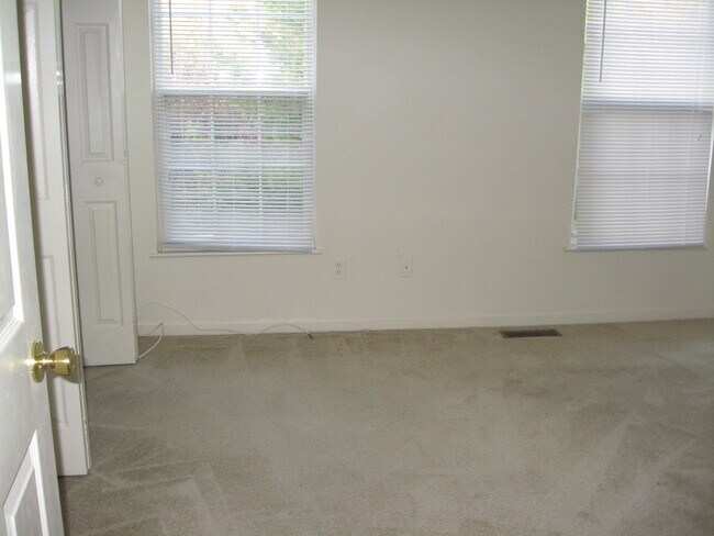 Foto del edificio - 1720 Grover Glen Ct