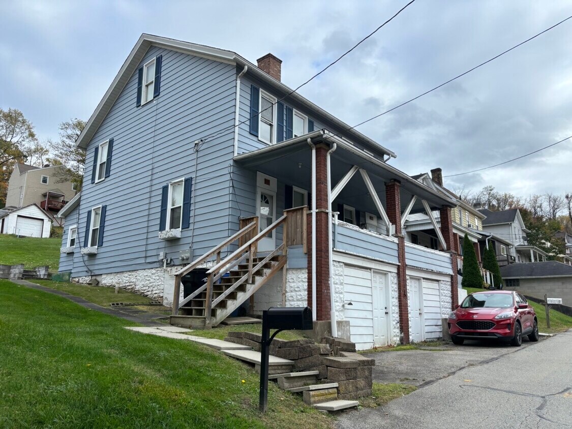 Primary Photo - 139 Front St