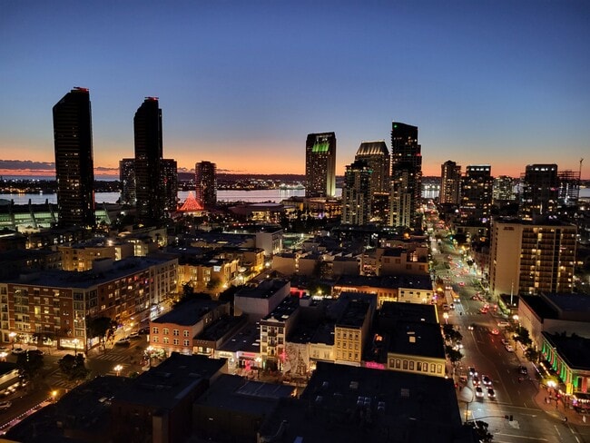 Foto del edificio - 575 Sixth Ave