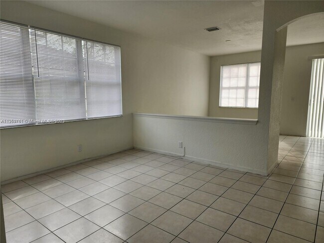Foto del edificio - 3971 NW 91st Terrace