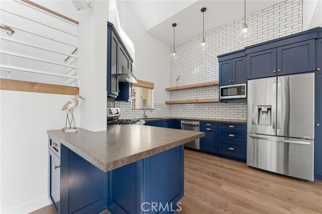 Building Photo - 1452 Loma Dr