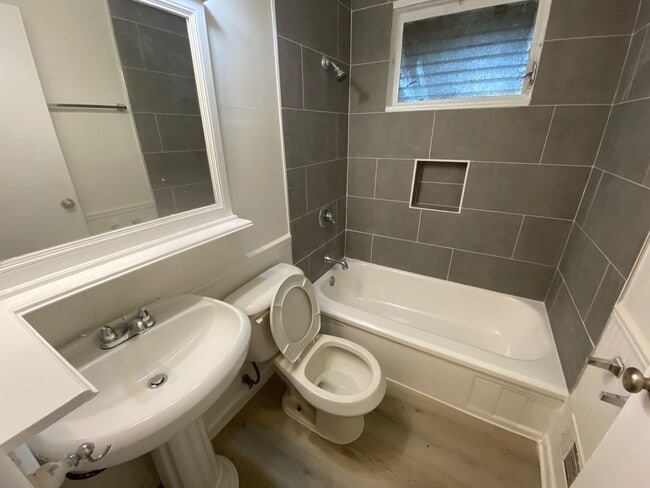 Foto del edificio - 10729 Spring Garden Dr