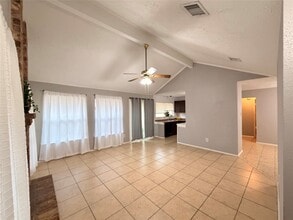 Building Photo - 9311 Crescent Moon Dr