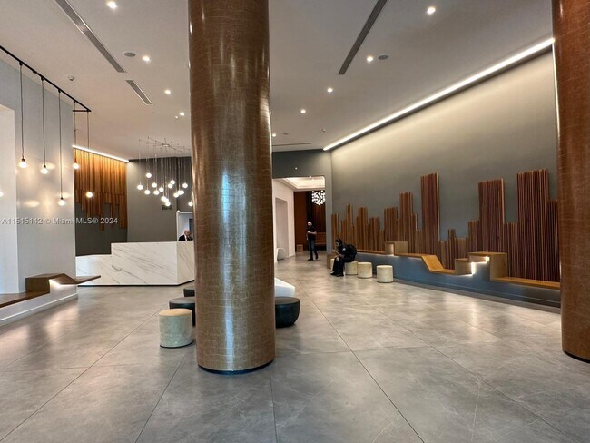 Foto del edificio - 350 S Miami Ave
