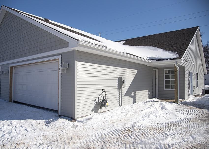 Primary Photo - 580 109th Ln NW