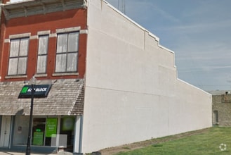 Building Photo - 108 W Main St