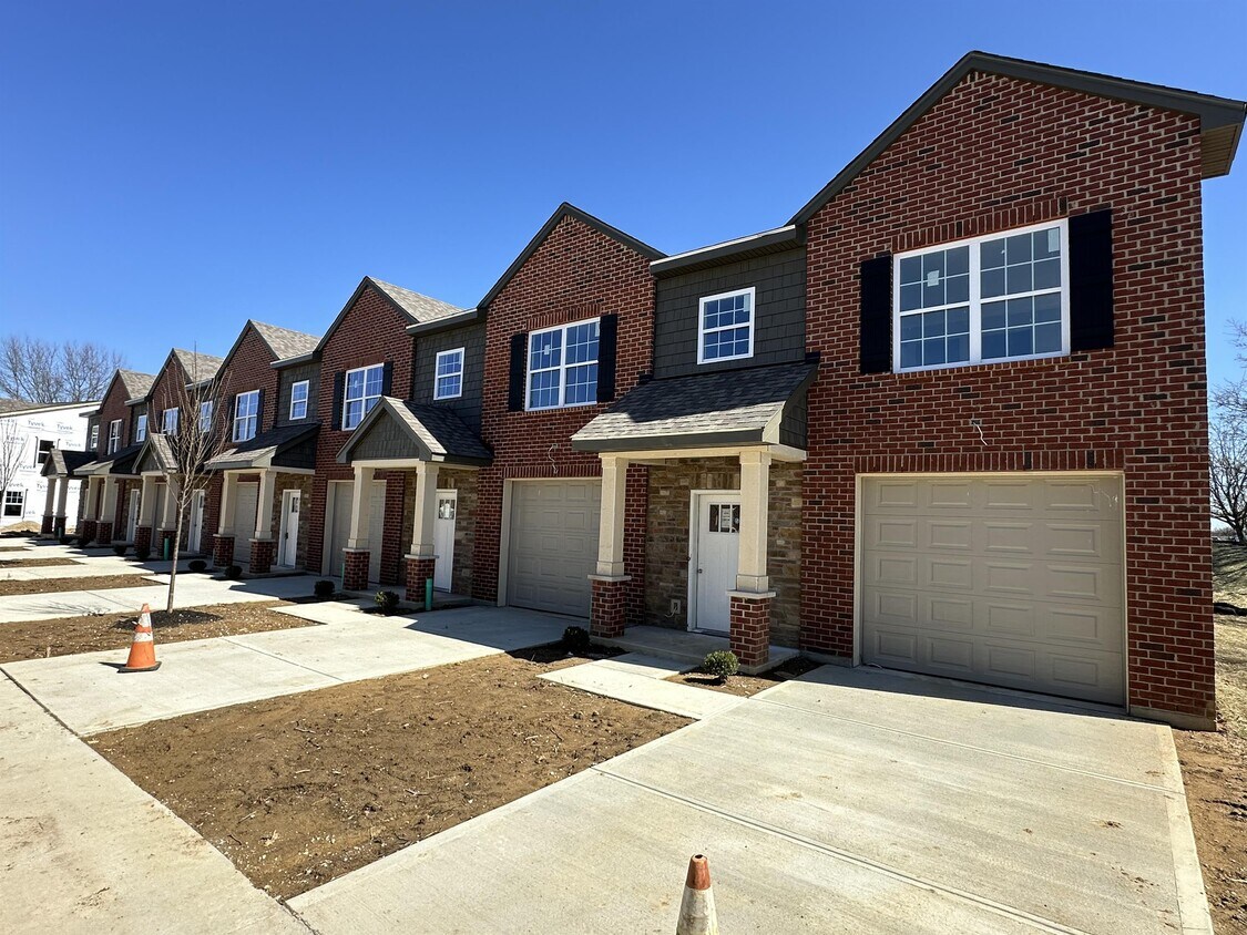 2319 Point Pl, Hebron, KY 41048 Townhome Rentals in Hebron KY