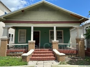 Building Photo - 1812 E Columbus Dr
