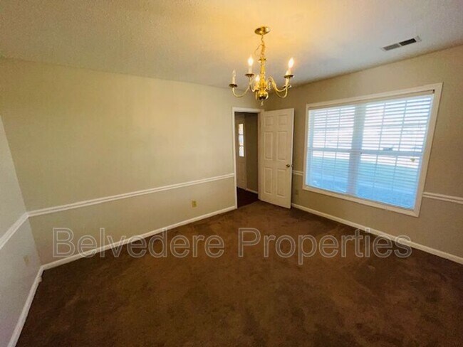 Foto del edificio - 900 Stockwood Ct