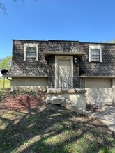 Building Photo - 1104 E South Ave