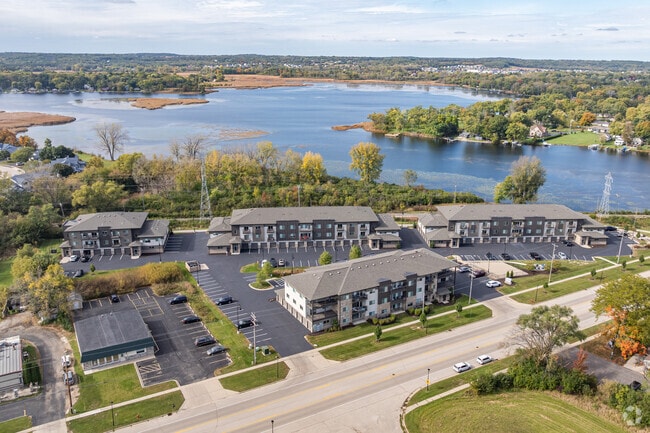 Building Photo - The Pointe Apartments