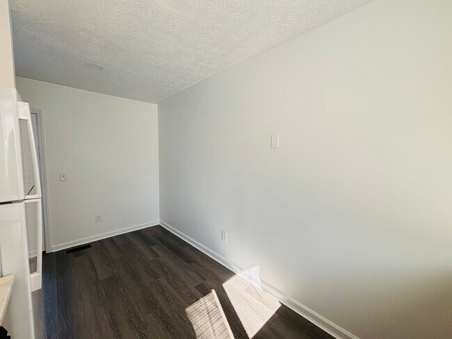 Foto del edificio - 3 Bedroom, 2 Bath Duplex