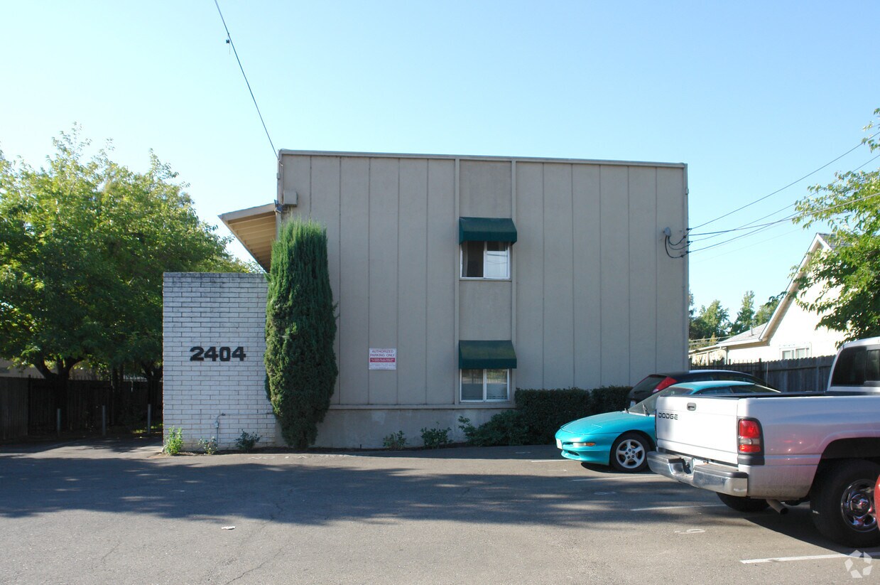 Building Photo - Shaliman Arms