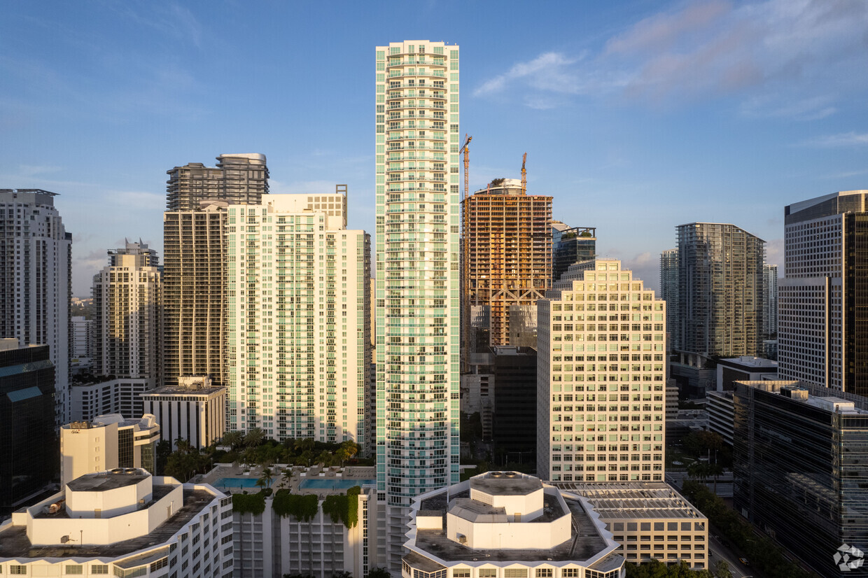 Building Photo - The Plaza on Brickell