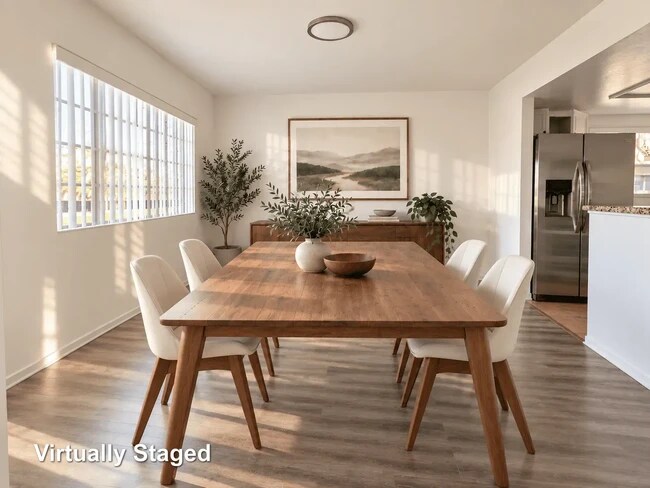Foto del edificio - 4454 Coldwater Canyon Ave