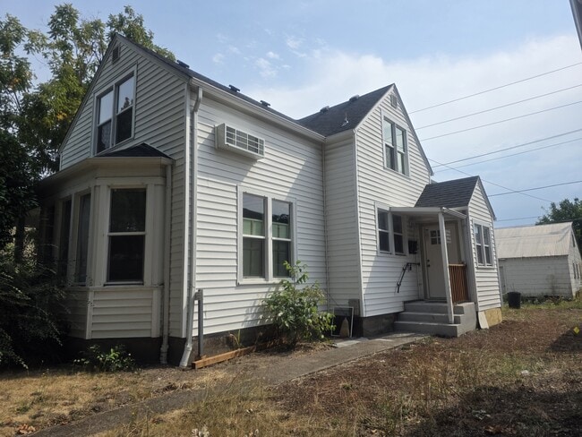 Building Photo - 1456 Liberty St NE