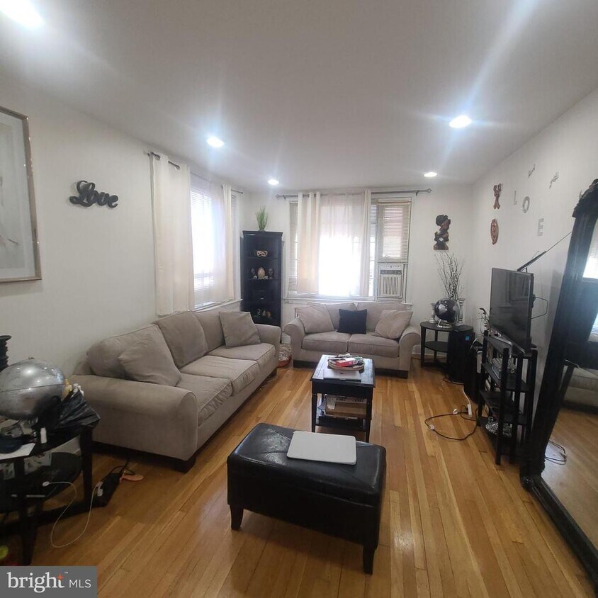 Foto principal - 7327 Georgia Ave NW