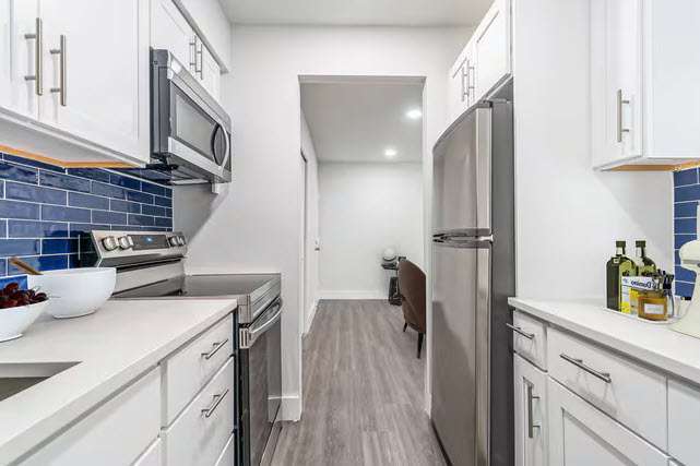 Kitchen - Foxwood Apartments