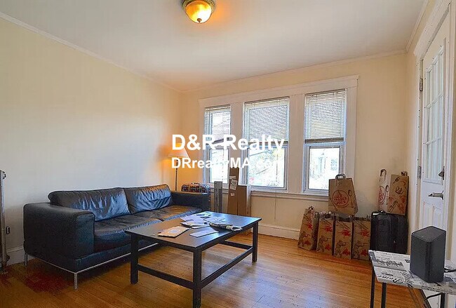 Foto del edificio - 221 N Harvard St